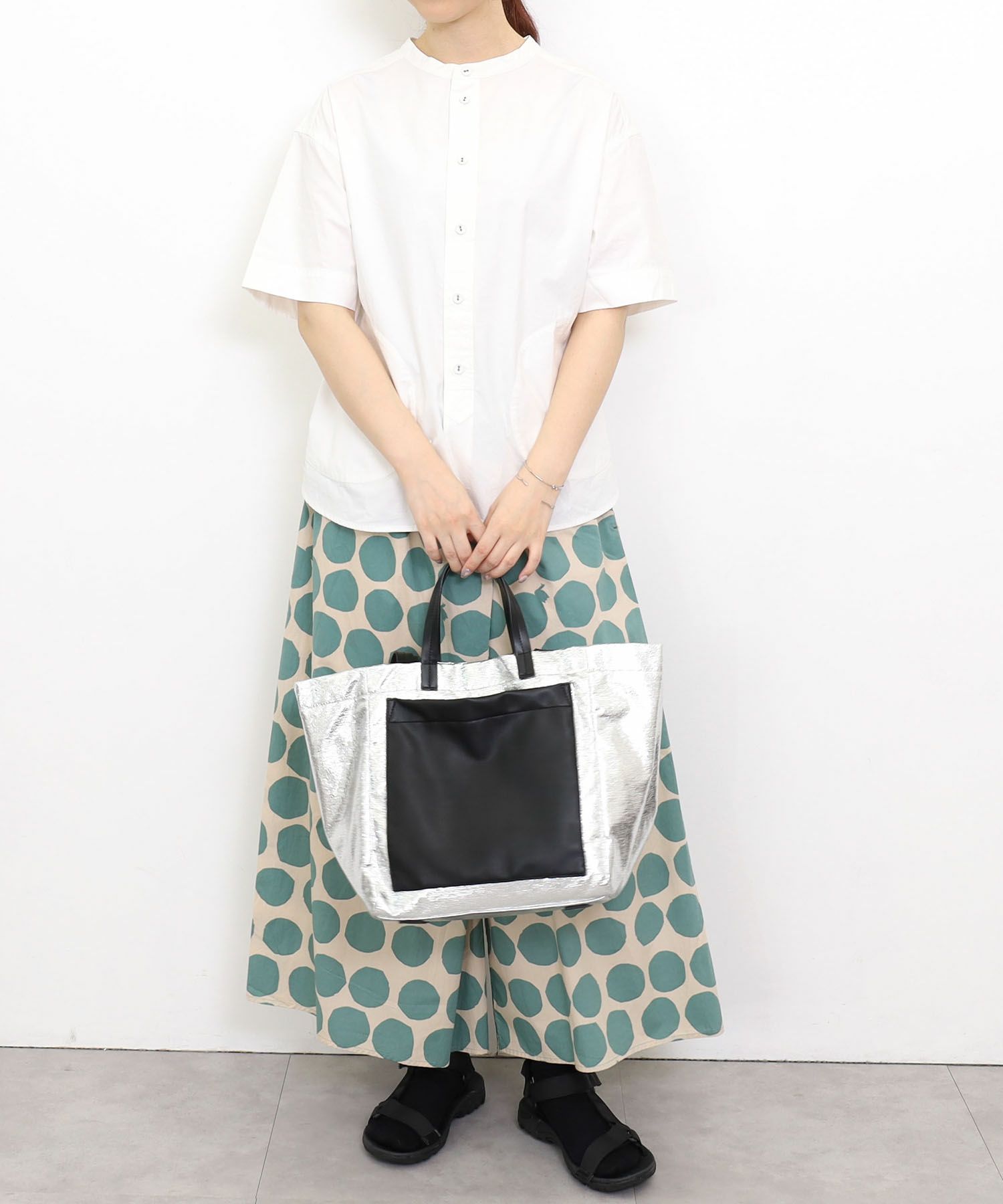 春夏物50％OFF】ナナノエル Nananoel lia メタリックビッグポケット