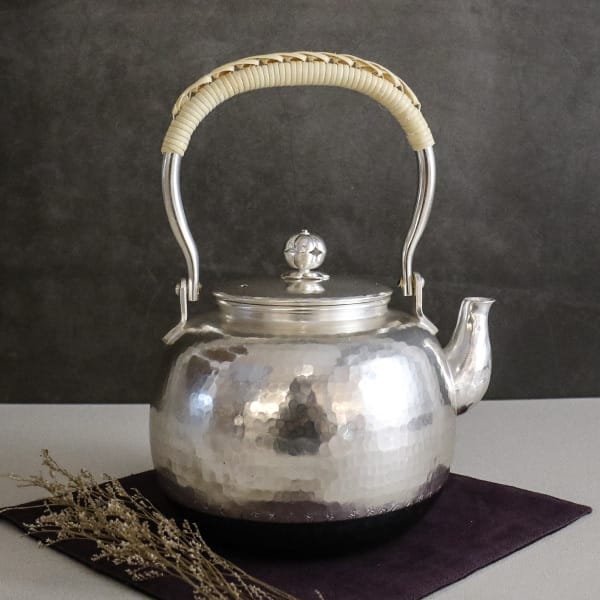 ウ302 急須『秀峯堂造 燻銀 いぶし銀 ひしぎ形 水注 薬缶』茶道具 銅製