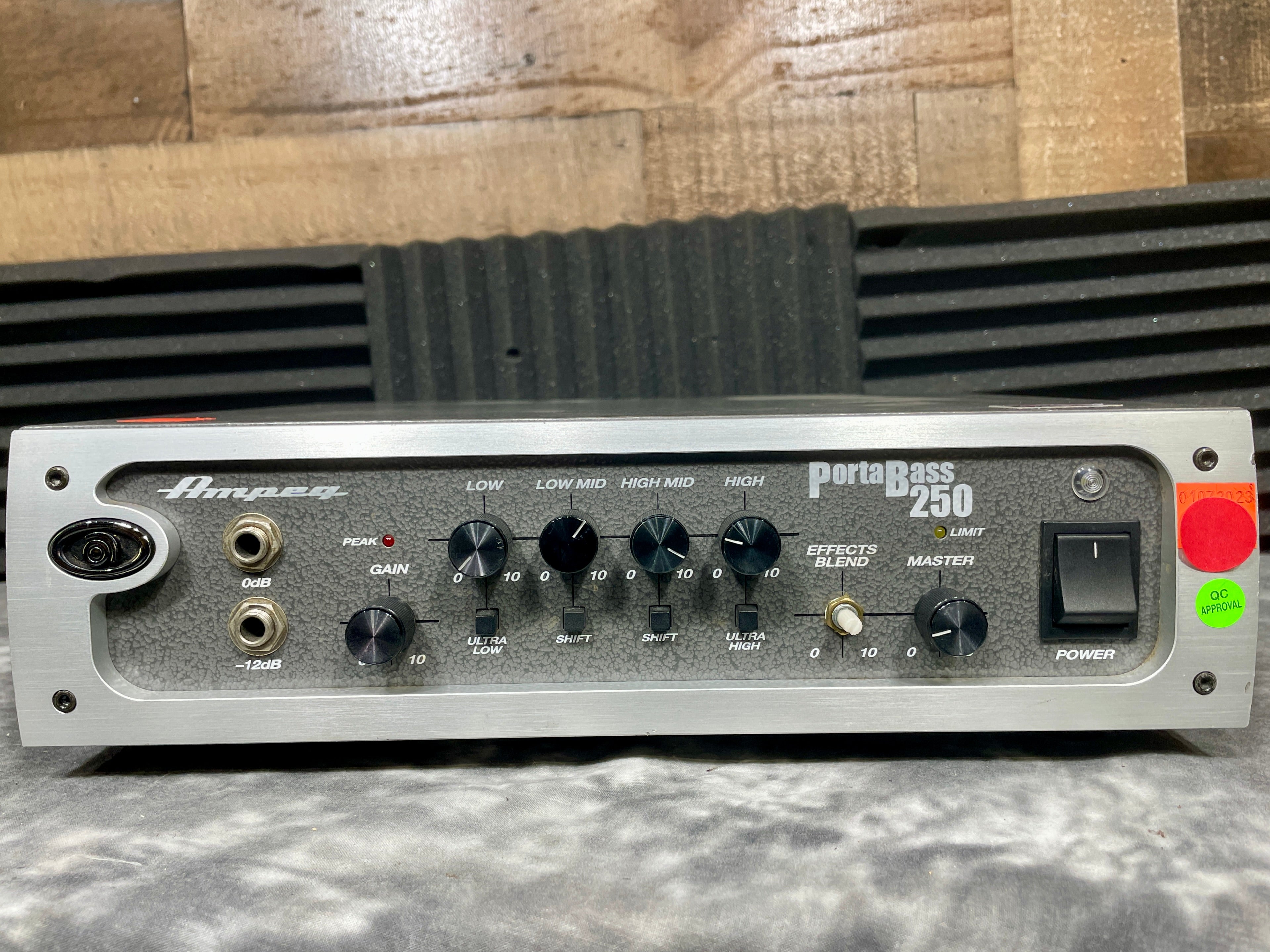 F6DEB7DB-2F0A-4C3F-BADB-