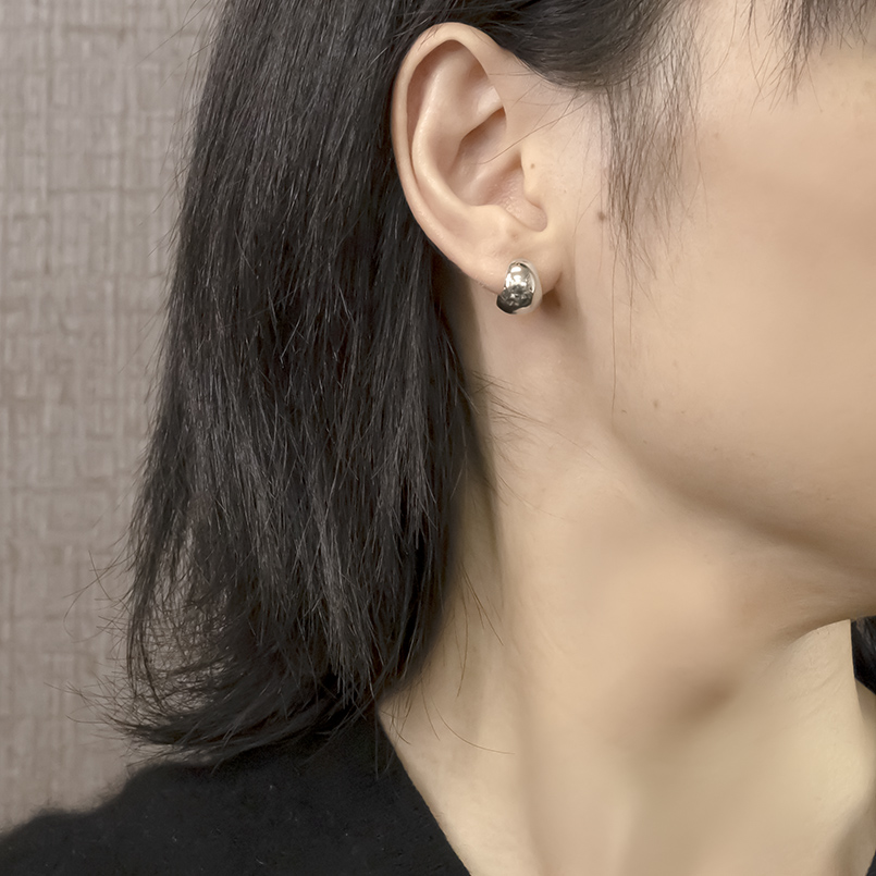 ジュエリー工房アトラス プラチナ フープピアス pt900 月甲 ピアス