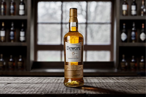 ウイスキー スコッチ ブレンデッド デュワーズ 18年 40度 750ml : 酒の