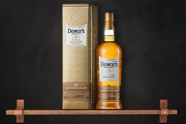 ウイスキー スコッチ ブレンデッド デュワーズ 18年 40度 750ml : 酒の