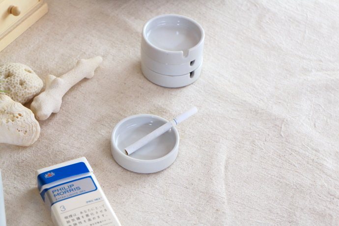 シンプル丸灰皿 7.5cm 灰皿 バー 居酒屋 アシュトレイ 陶器 小型