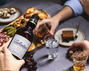 Ballantine's ウイスキー バランタイン 30年 40度 並行 木箱入り 700ml