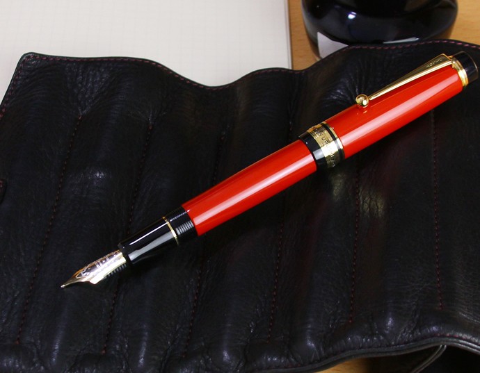 パイロット 万年筆 カスタム845 蝋色漆仕上げ ブラック/朱/紺青 FKV
