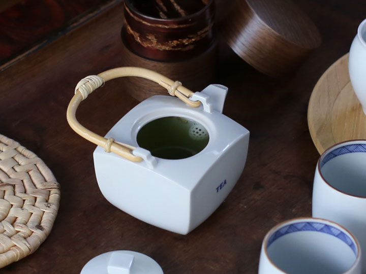 上出長右衛門窯 TEA字 角急須 小 九谷焼 染付 急須 磁器 茶器