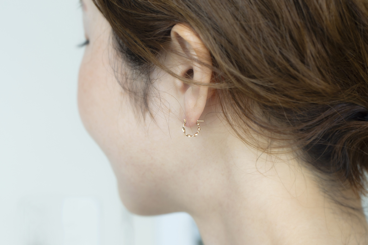 ジュエリーフィガロ ピアス K10 YG フープピアス ひねり イエロー