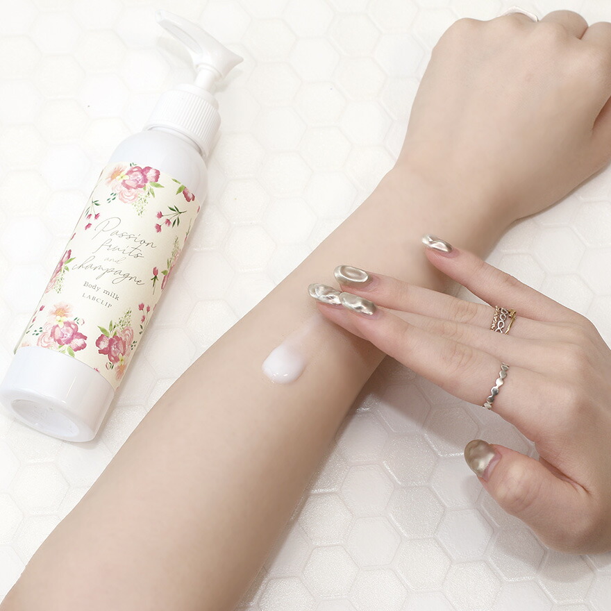 リトリ／ボディミルク 花柄 おしゃれ 大人 かわいい 可愛い 母の日