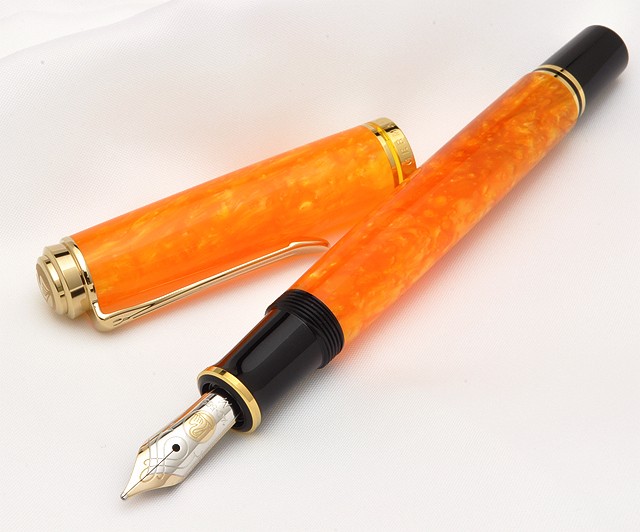 Pelikan（ペリカン） 万年筆 スーベレーン ヴァイブラントオレンジ