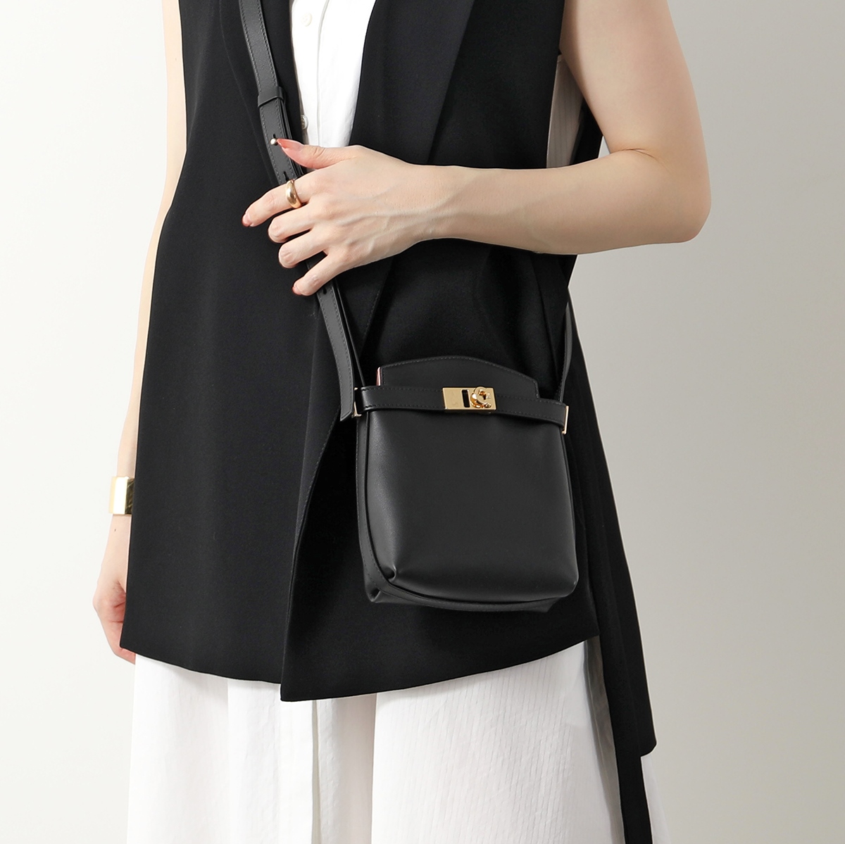 FERRAGAMO（フェラガモ） ショルダーバッグ 22 0650 レディース