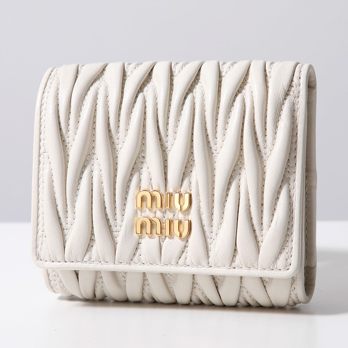 miu miu（ミュウミュウ） 三つ折り財布 MATELASSE マテラッセ 5MH033