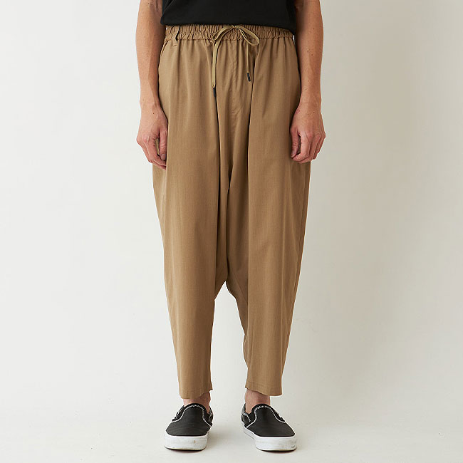 WHITE MOUNTAINEERING（ホワイトマウンテニアリング） テーパード