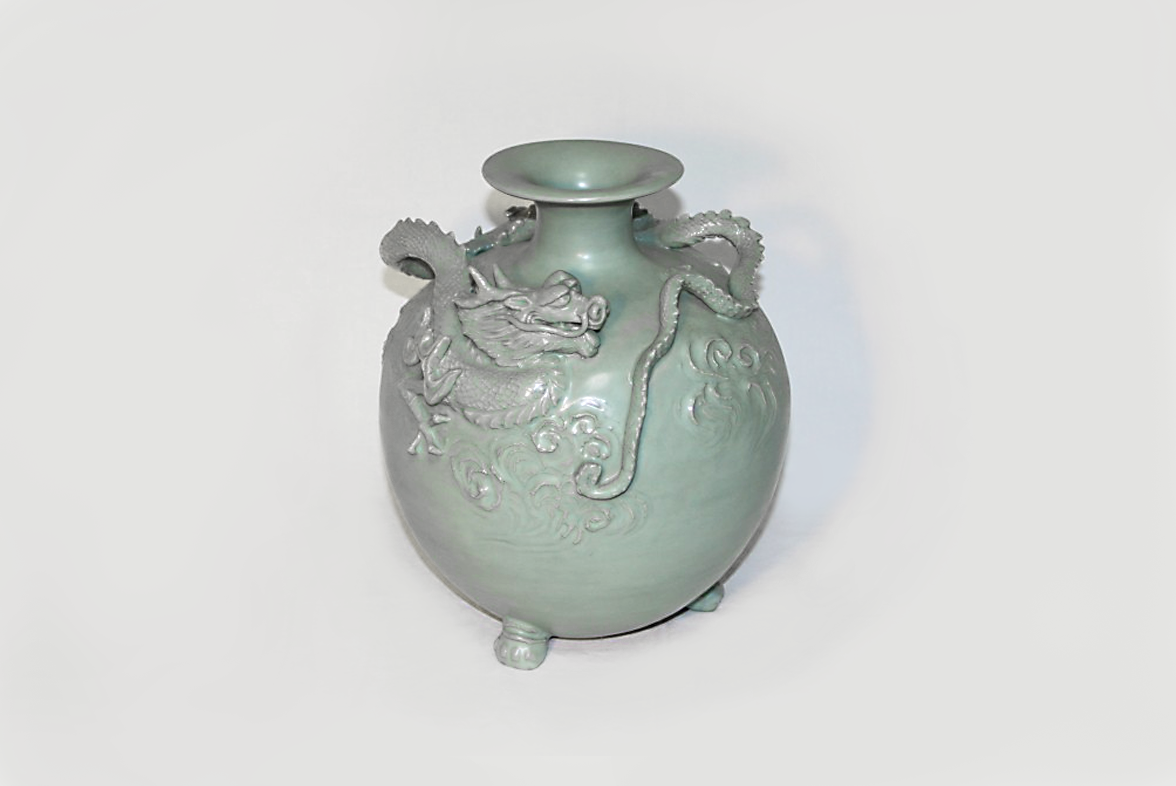 村田亀水 牙白瓷 瓶 美品 243 村田亀水 牙白瓷 瓶 美品 243 村田亀水