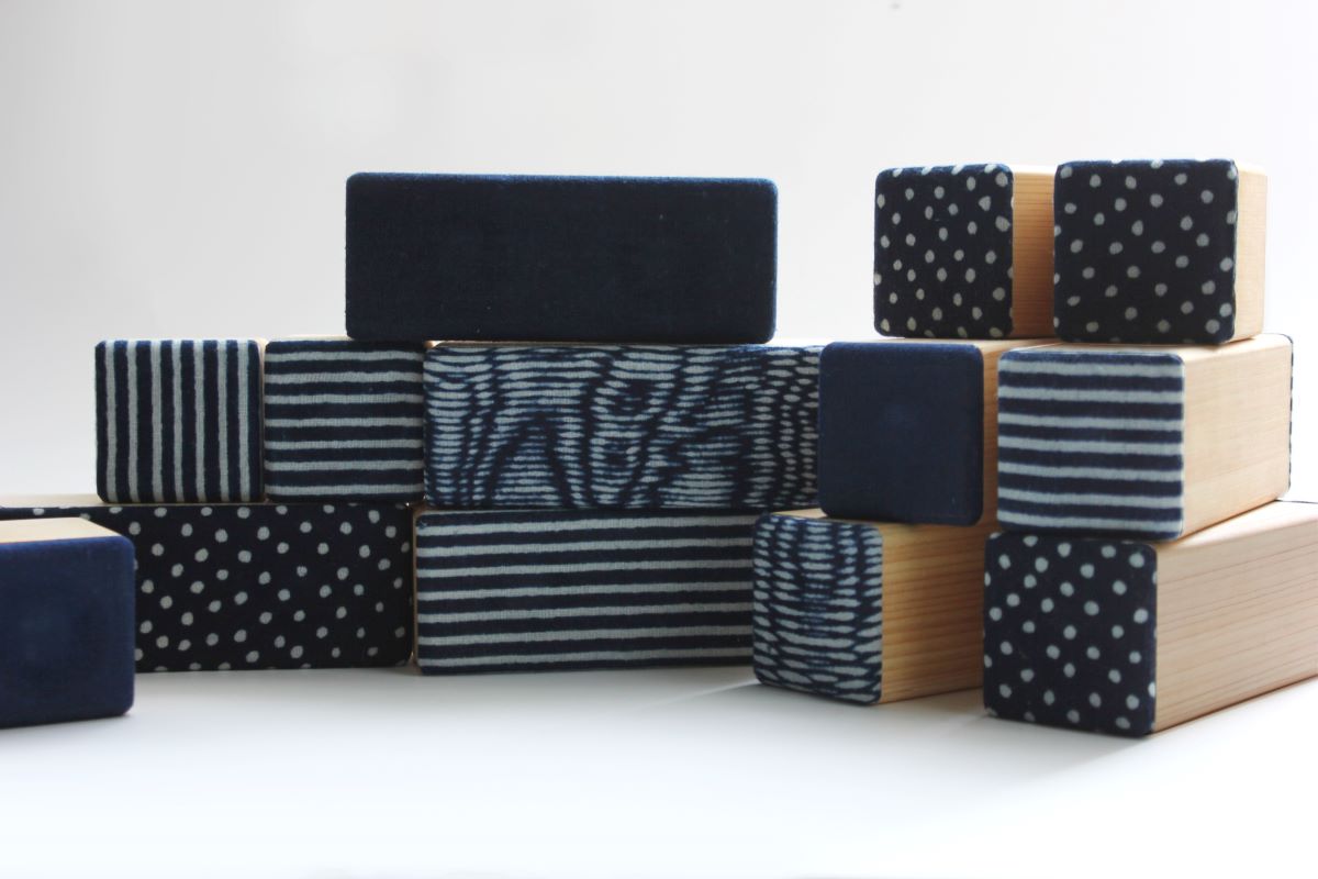 ヨシモク 藍木スピーカー 檜 M-SP 藍無地 | 渋沢逸品館