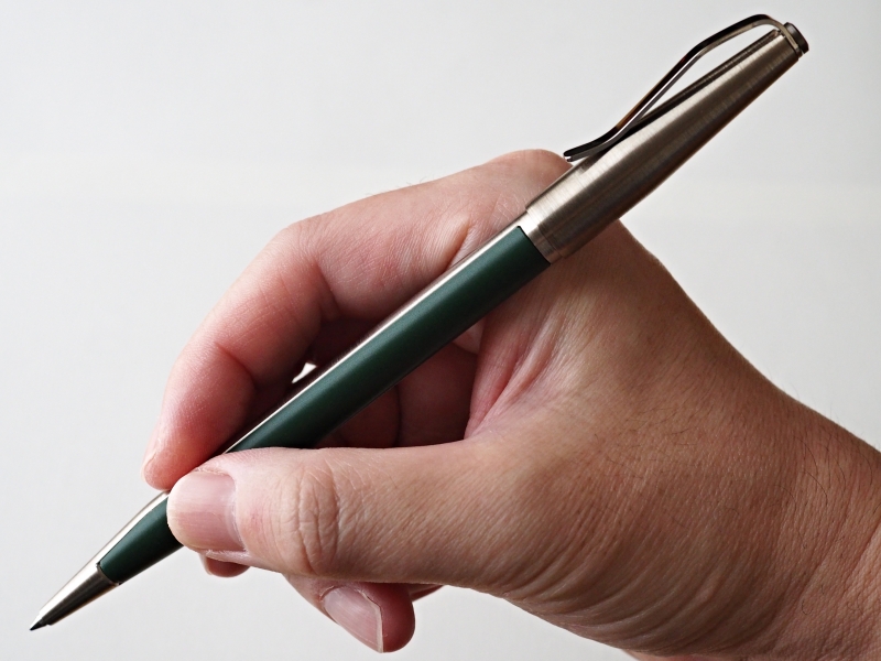 ジェットストリーム芯を使うなら持っておきたい国産軸！三菱uni by