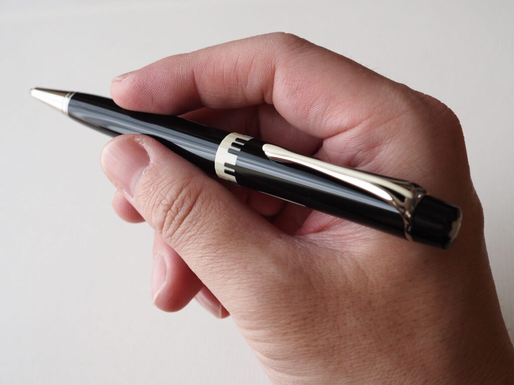 モンブラン ドネーションペン ヘルベルト・フォン・カラヤンの謎