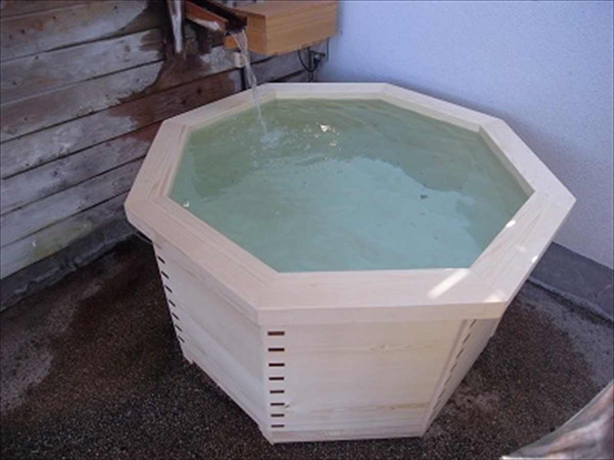 別所温泉 上松屋旅館様（長野県） 高野槙の八角風呂水中照明付き