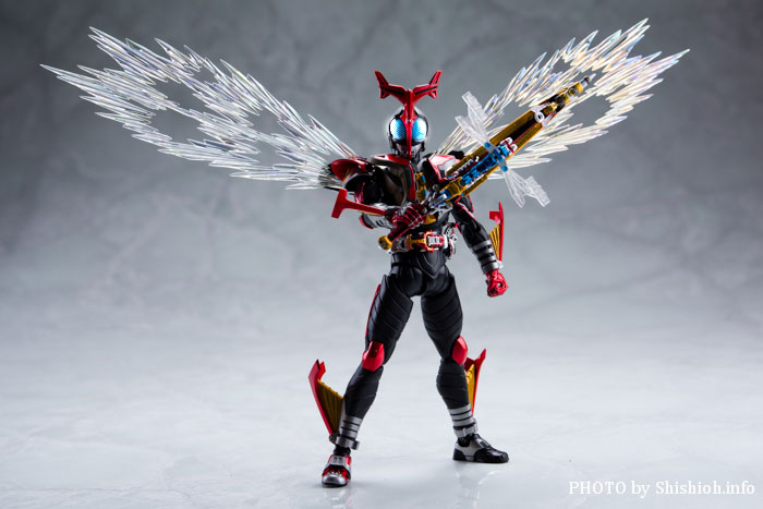 フィギュアーツ 真骨彫 仮面ライダーカブト ハイパーフォーム 10th