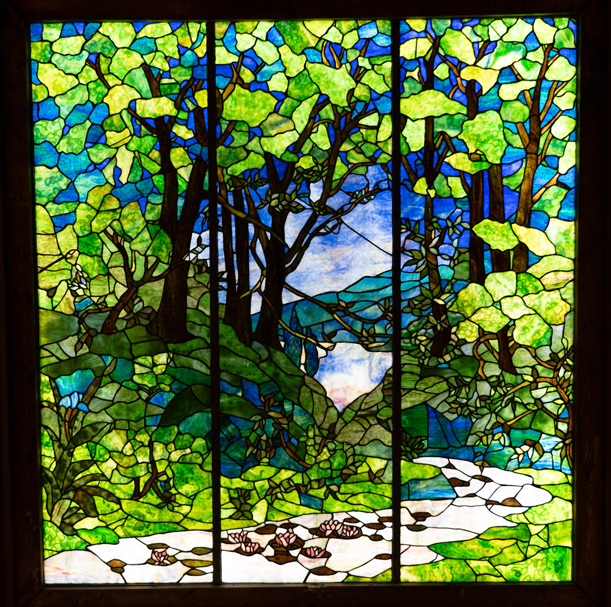 ルイス・C・ティファニー【森の中の鹿】 ステンドグラス ルイス・C