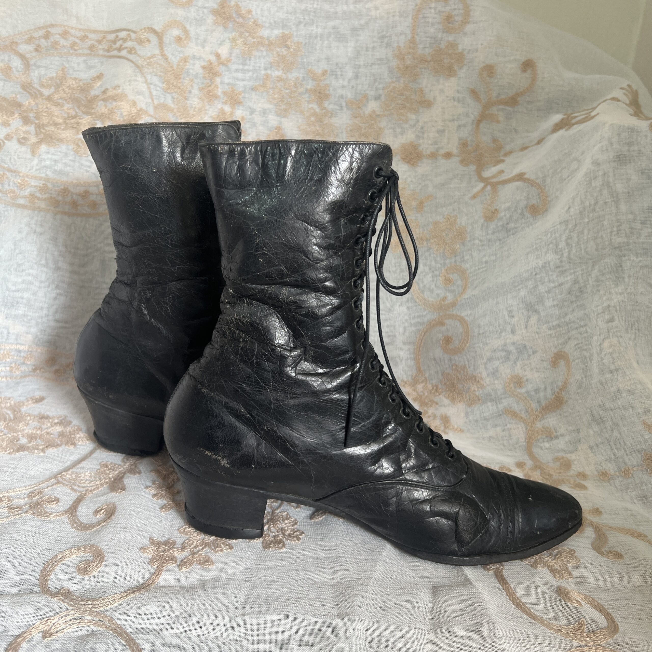 ヴィクトリアンレースアップブーツ（黒） | 博物と古物の奇妙な雑貨店