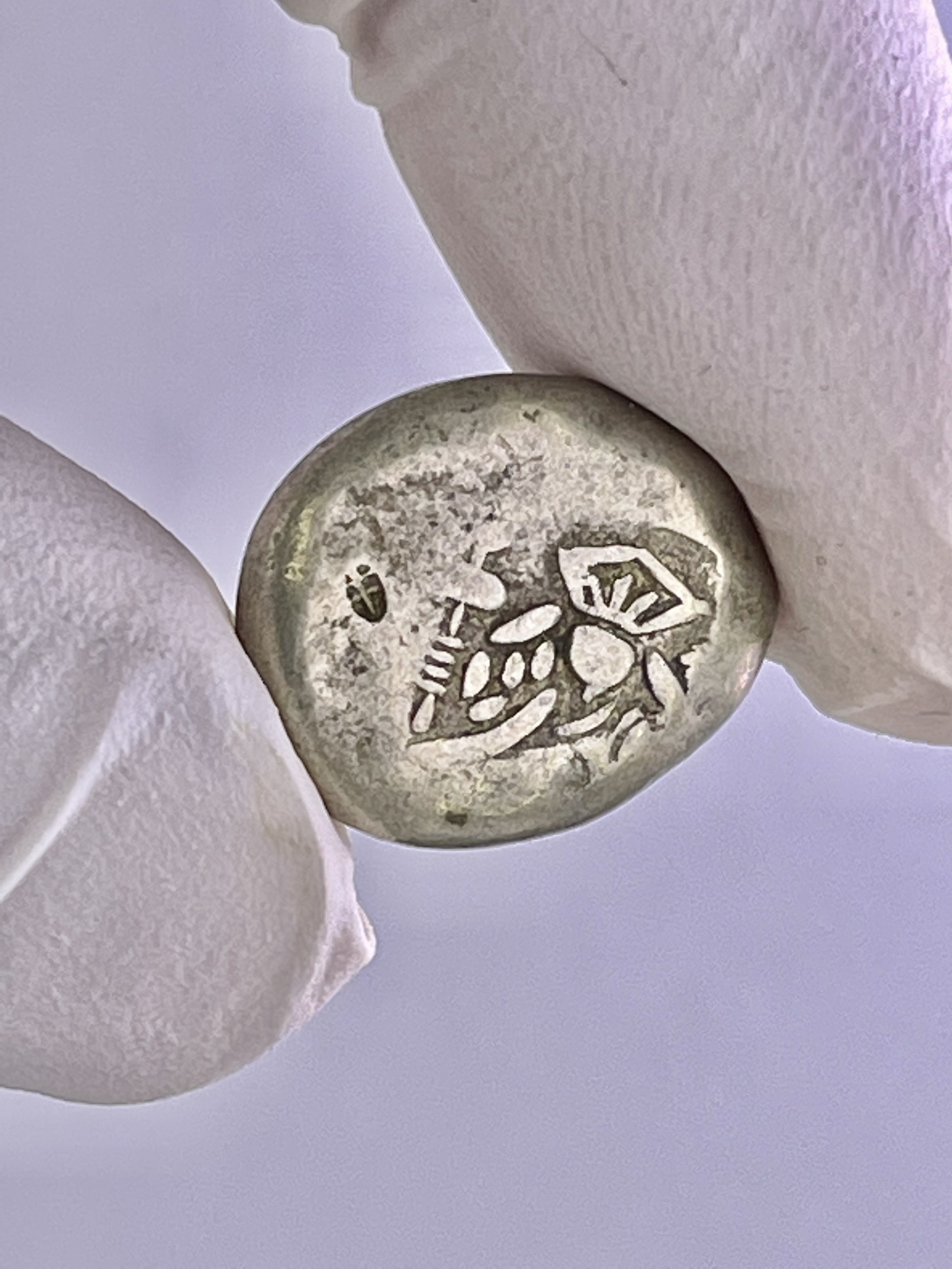 貨幣博物館 | 慶長豆板銀①（7.9g）・慶長露銀④（4個計1g）（元文②