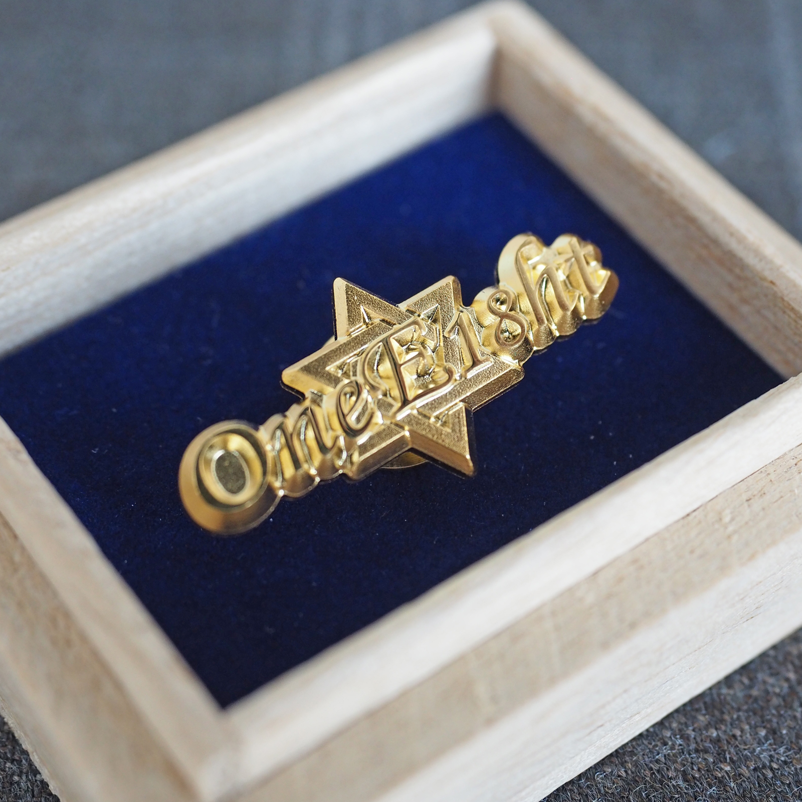 社章 C-069 – オリジナルピンバッジ製作 ピンズの王様