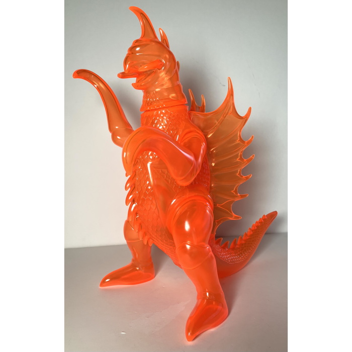 マルサンから「ガイガン450クリア成型Ver.」がハンズ渋谷店へ飛来