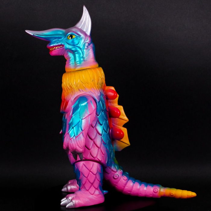 ブルマァクの幻の「タロウ怪獣」のひとつ「オイルドリンカー」が予約