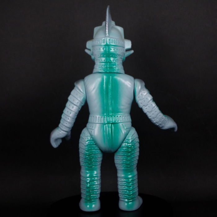 ブルマァクから「カプセル怪獣」出現！ 「行け！ ウインダム