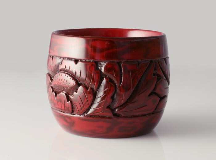 藤井漆工］村上堆朱 ぐい呑 牡丹唐草 研出塗 - 卒寿祝いの贈り物
