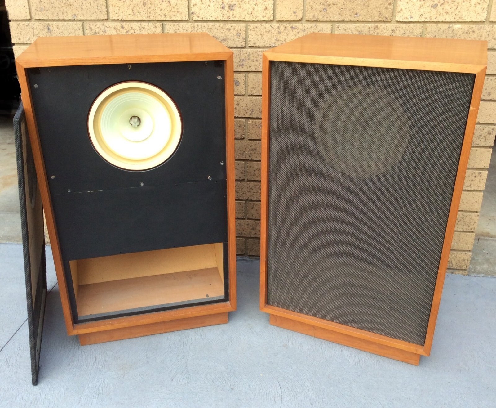 FS: Coral Beta-10 Full Range Speakers - Hi-Fi and Cinema Cables