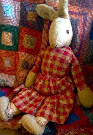イギリス生まれの足長うさぎさんヴィンテージの ドレスラビット
