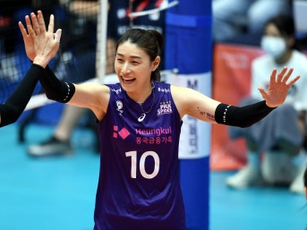 直筆サイン入り写真 キム・ヨンギョン バレーボール/フレームなし/SA