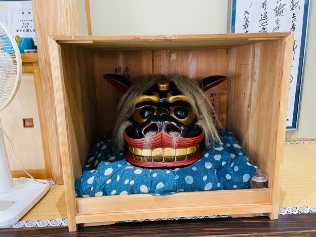 白鷹町広野の神明神社の二獅子：獅子宿燻亭9