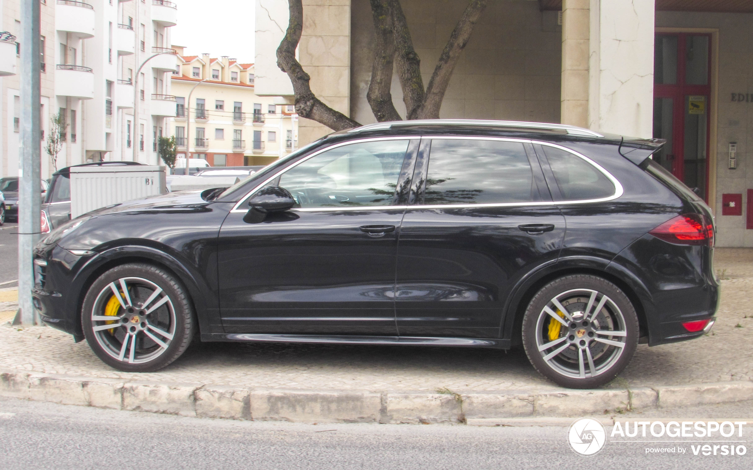 Porsche 958 Cayenne Turbo S MkI - 20 July 2023 - Autogespot