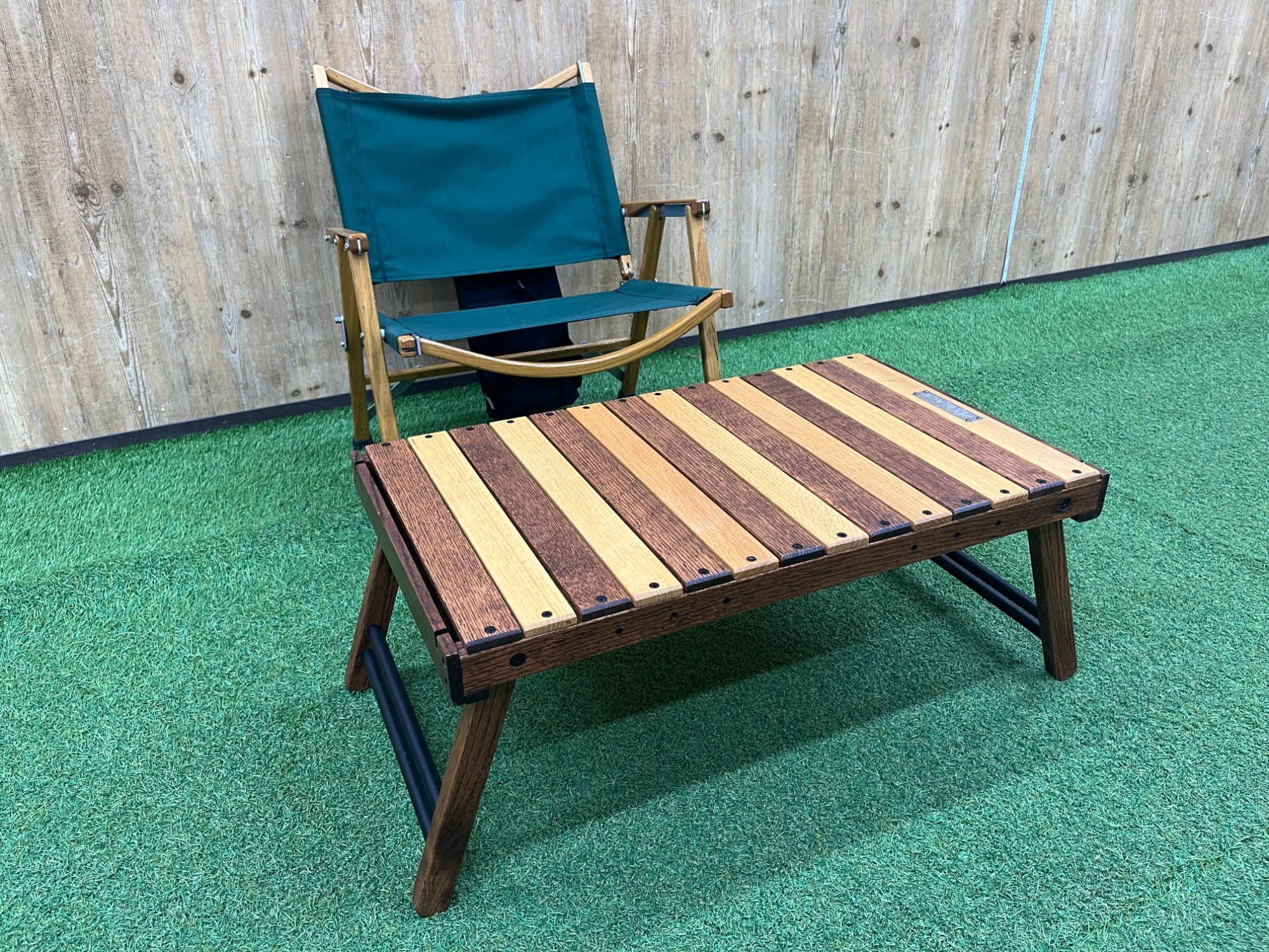 ソロやデュオ使用におすすめ！ブラックデザインのハレテーブルが入荷