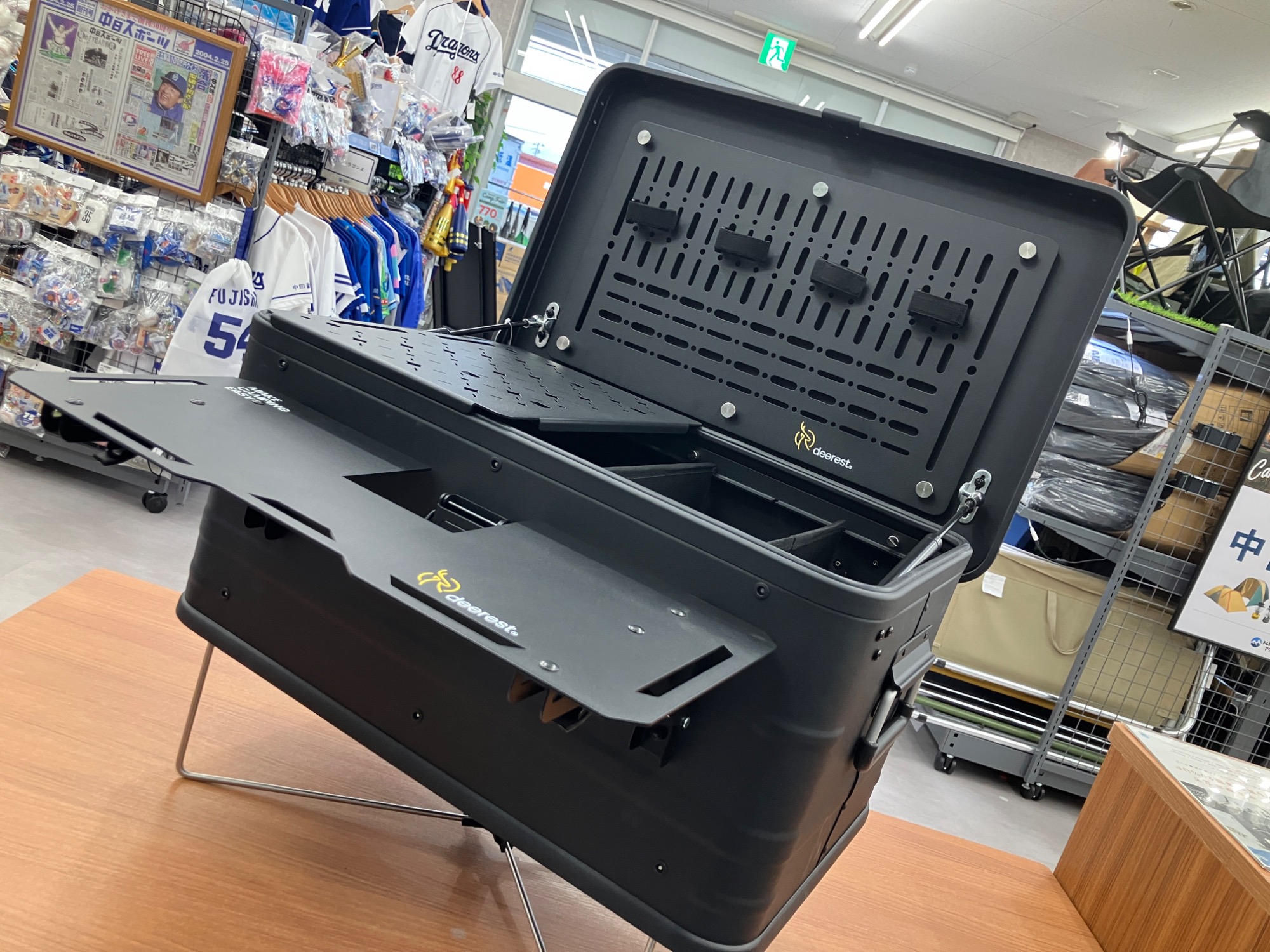 ネジを手回しするだけ穴あけ不要！SOOMLOOMのアルミコンテナが