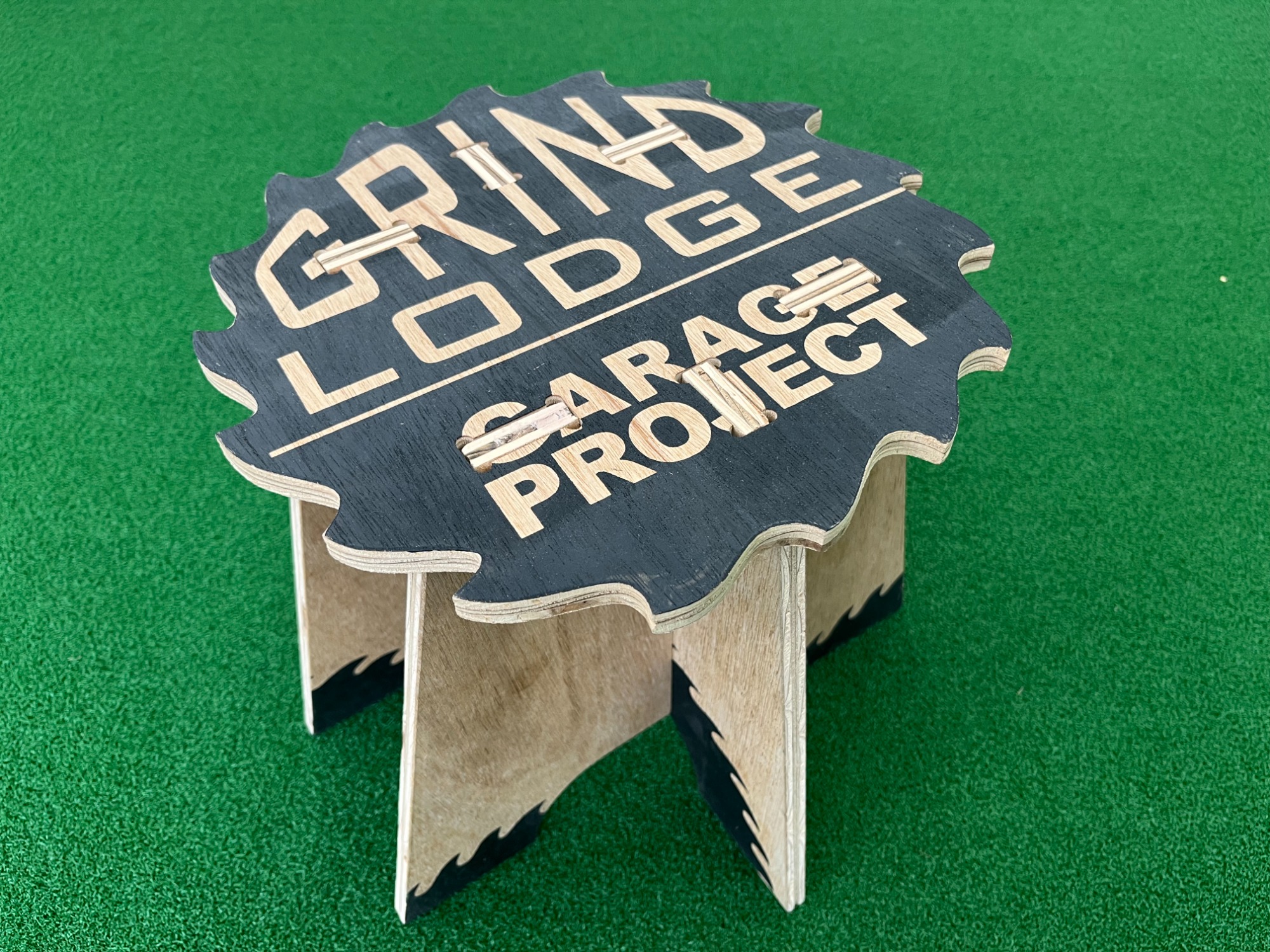 GRIND LODGE グラインドロッヂ 沖縄 スツール