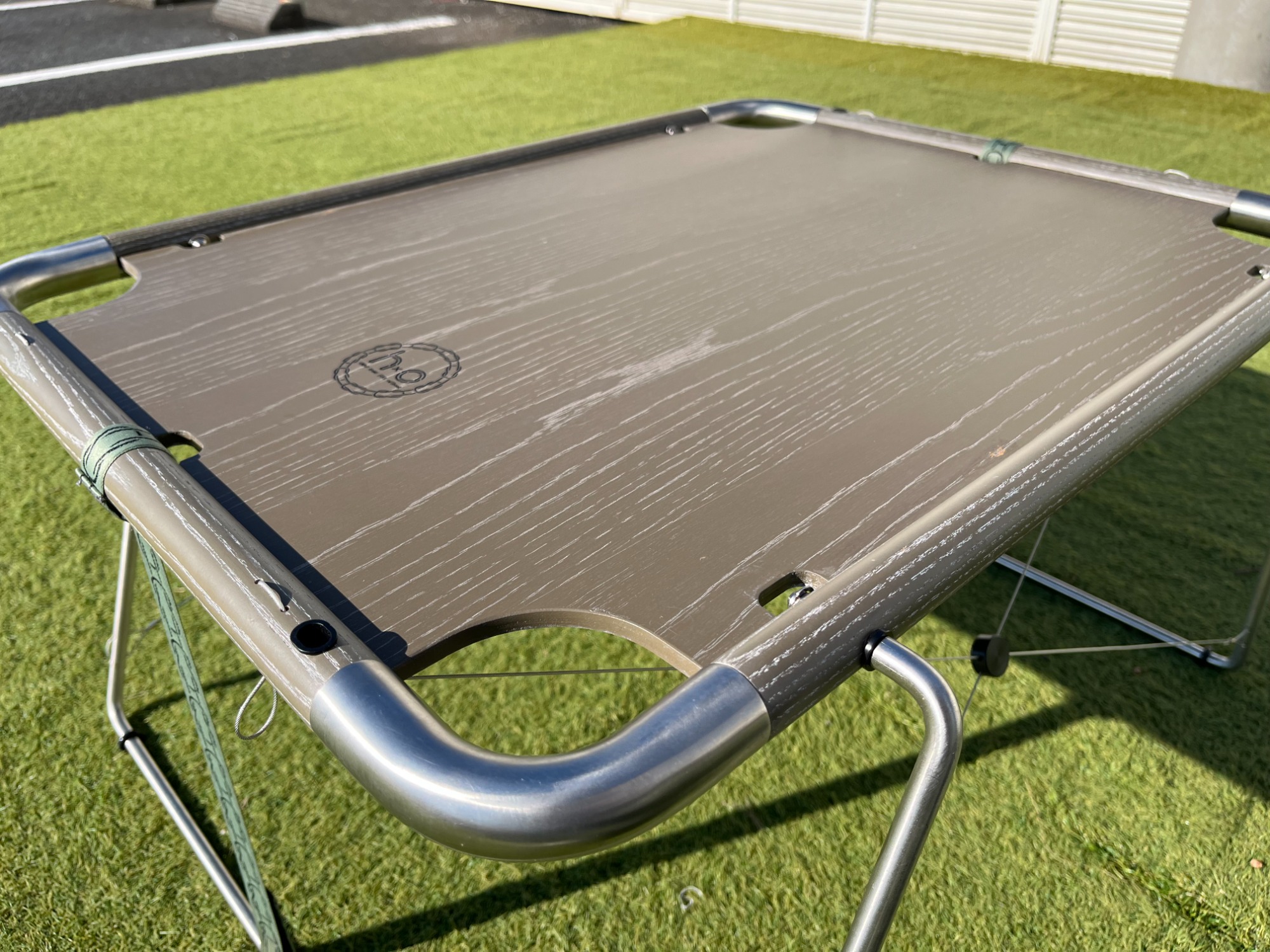 アジアが熱い！台湾初のhxo design モジュラーテーブル[2022.12.12発行