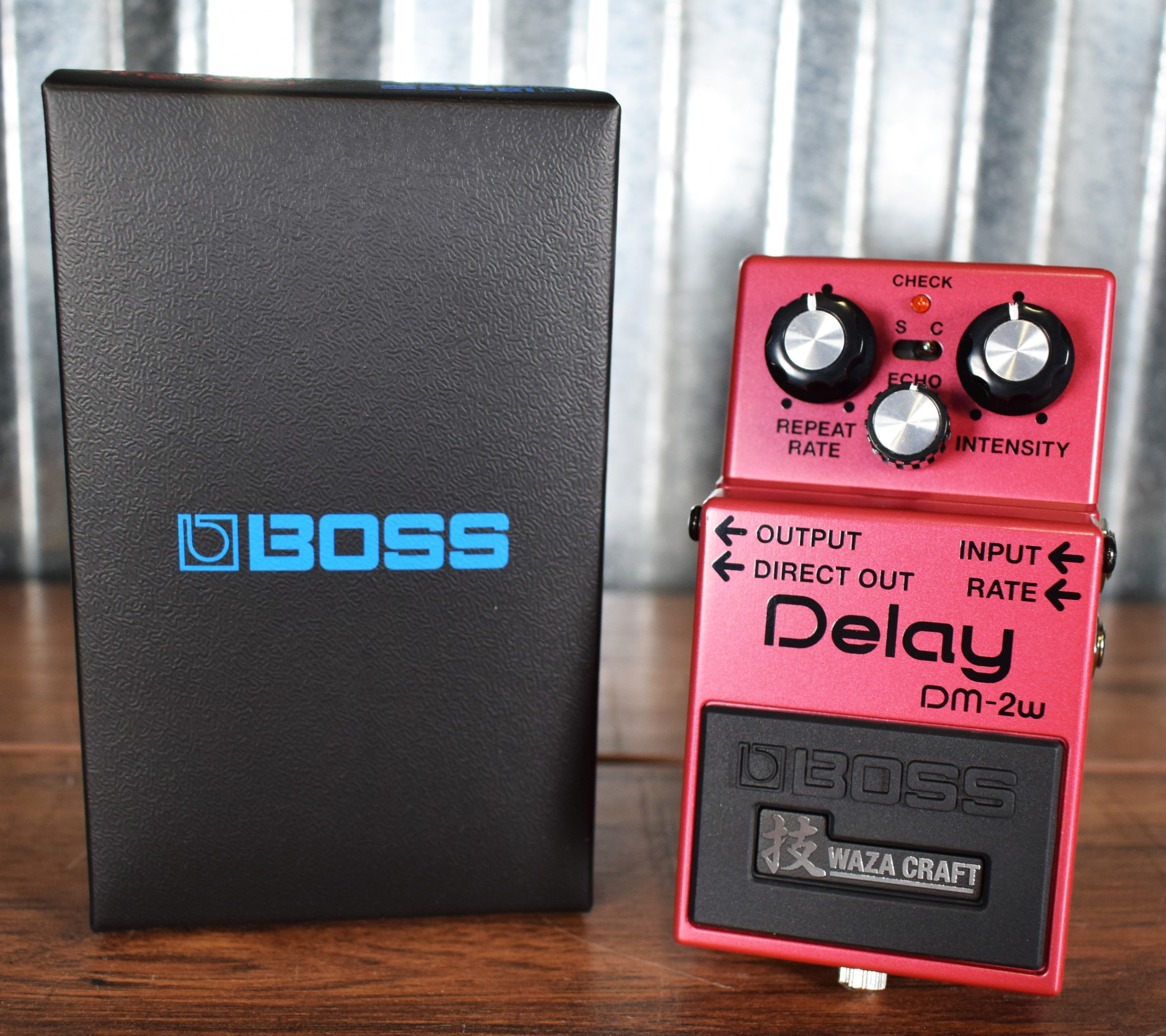 BOSS/DM-2W Analog Delay 技 Waza Craft ボス Amazon.com: Boss DM-2W