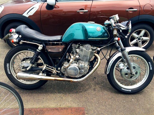 SR400 純正タンク RH01J SR400/500 純正ワンオフ 底面カット加工済み