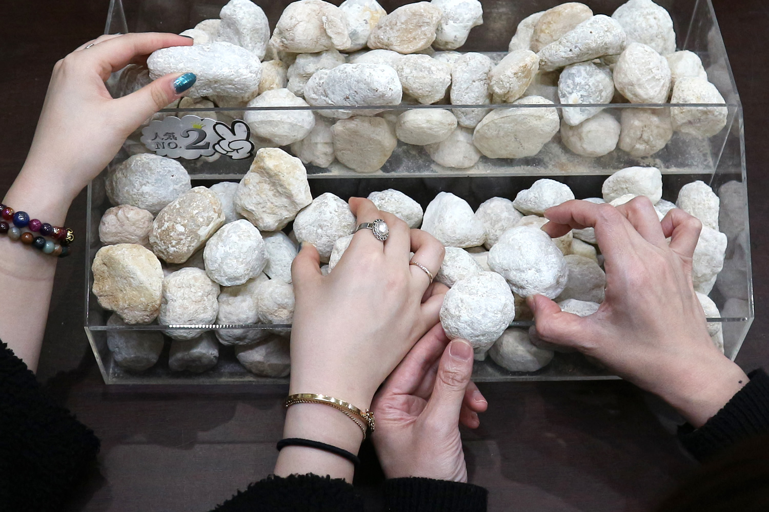 国産天然石新潟県産原石水晶の晶洞