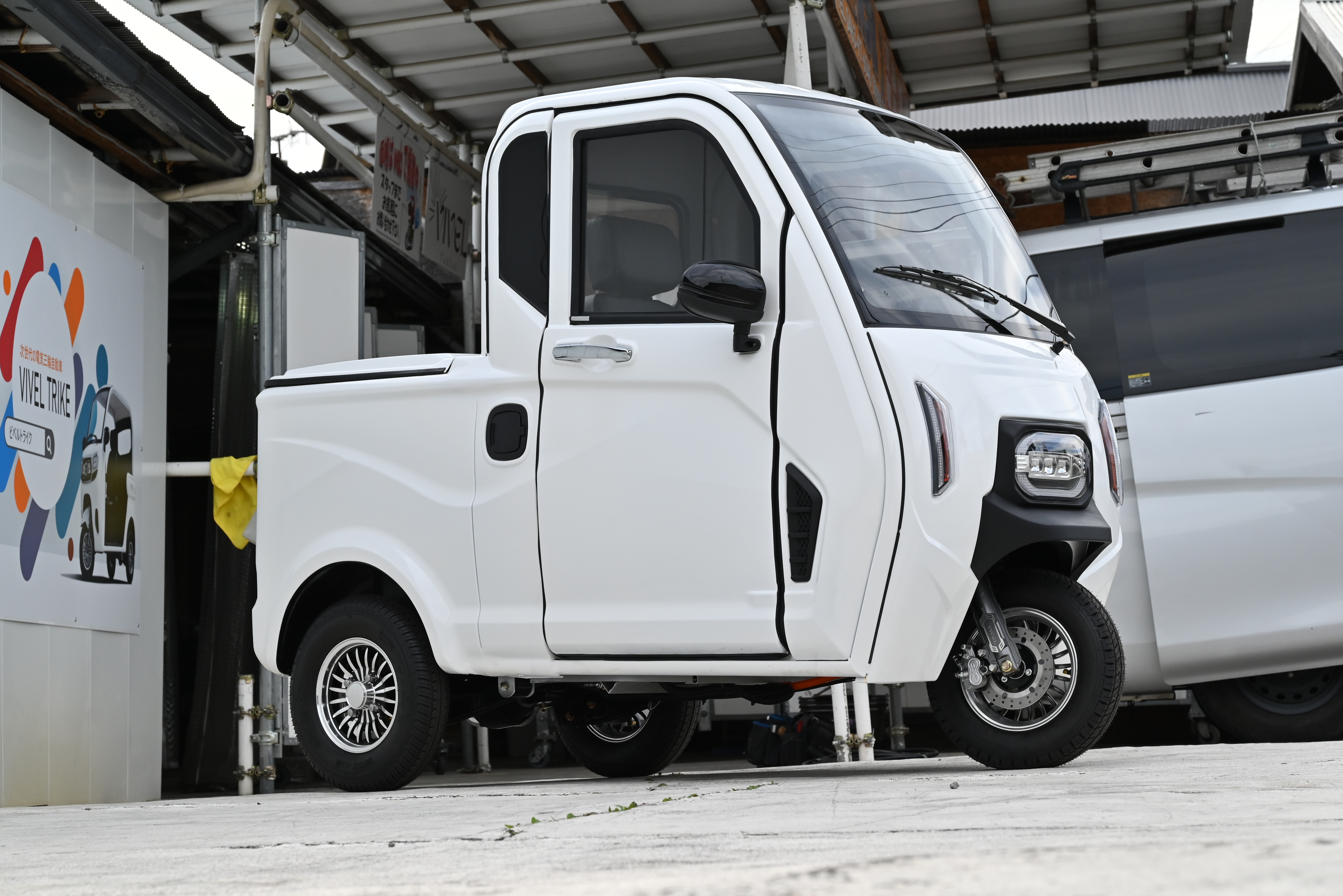 経済的なEVトライクで快適な移動を。電動トゥクトゥクの販売・試乗なら