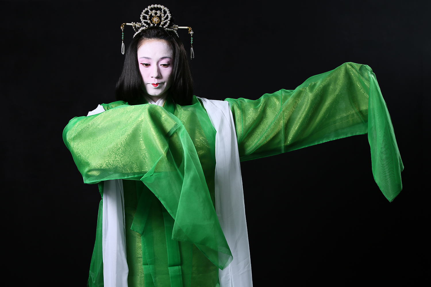 消滅した古の舞はいかにして蘇ったか？「厳島五常楽」800年の時を超え