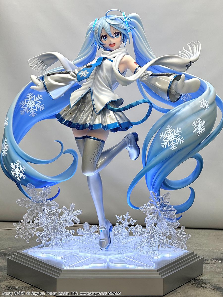 等身大 フィギュア ホロライブ・白上フブキ、大神ミオが「ゲーマーズ