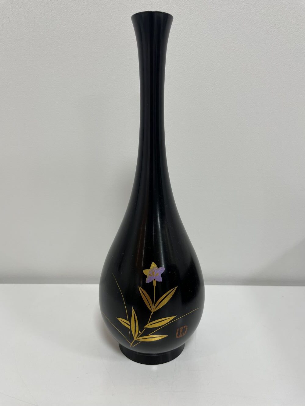 長谷川塑人 盃 油滴天目 花模様の黒色木箱付き 油滴天目 附 螺鈿唐草文