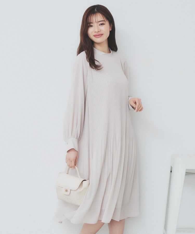 ベルト付きプリーツフレアワンピース【洗濯機洗い可/防シワ】（ミドル