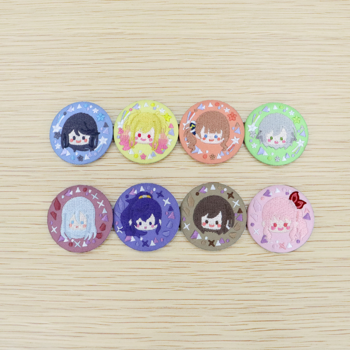 予約商品】刺繍缶バッジコレクション B – Colorful Palette Store