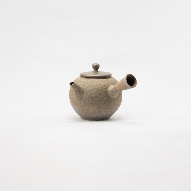 Seiji Ito / White Clay 150cc Tea Pot – HULS GALLERY TOKYO | 現代