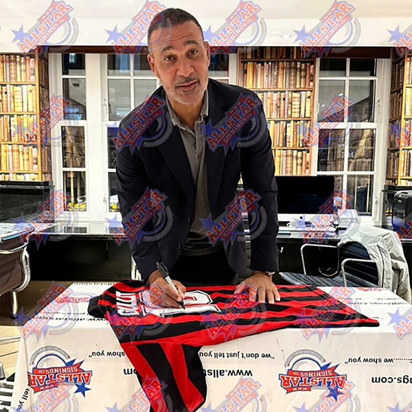 マルコ・ファン・バステン直筆サイン入りフォト額入り